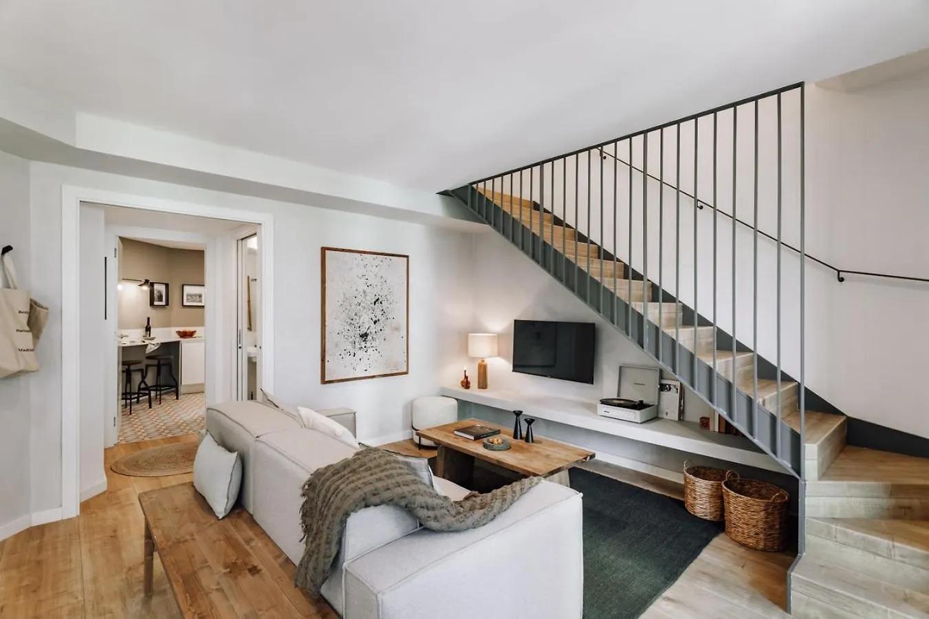 Campro - 3 Bedrooms Apartment With Balcony In Eixample Esquerra Barcelona
