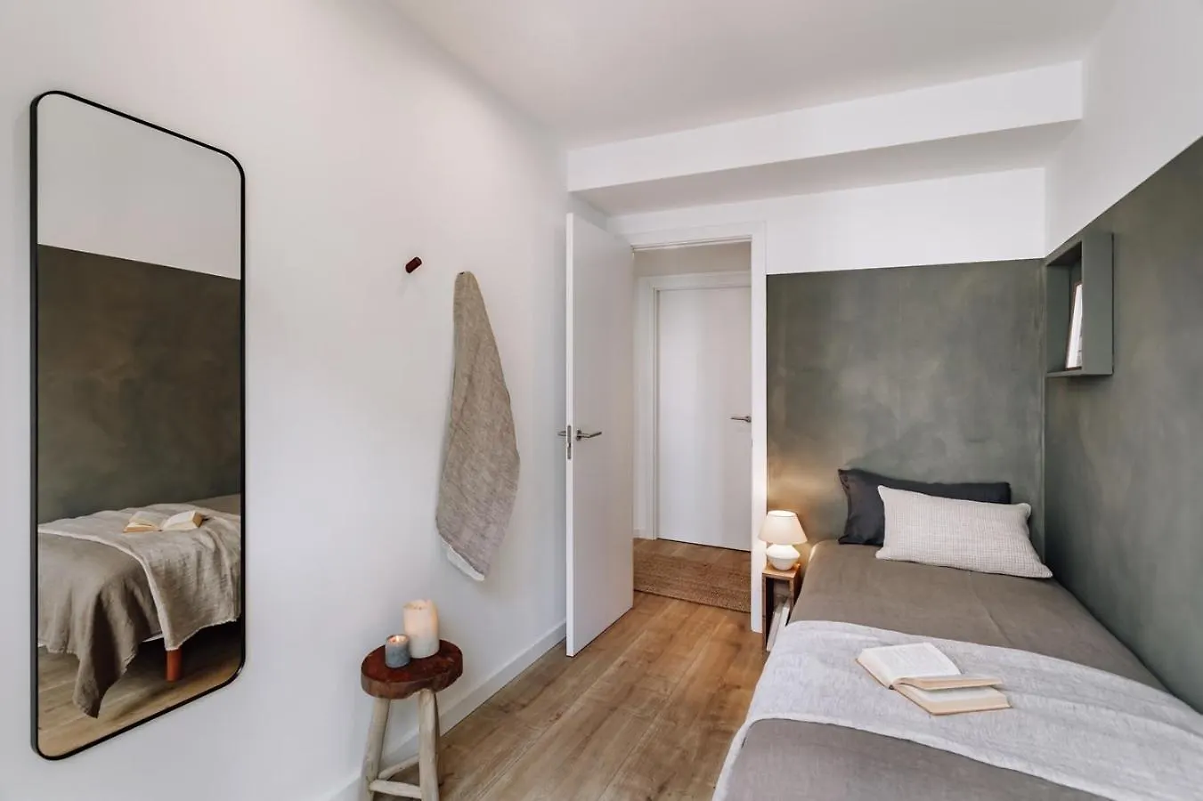 Campro - 3 Bedrooms Apartment With Balcony In Eixample Esquerra Barcelona Spanyolország