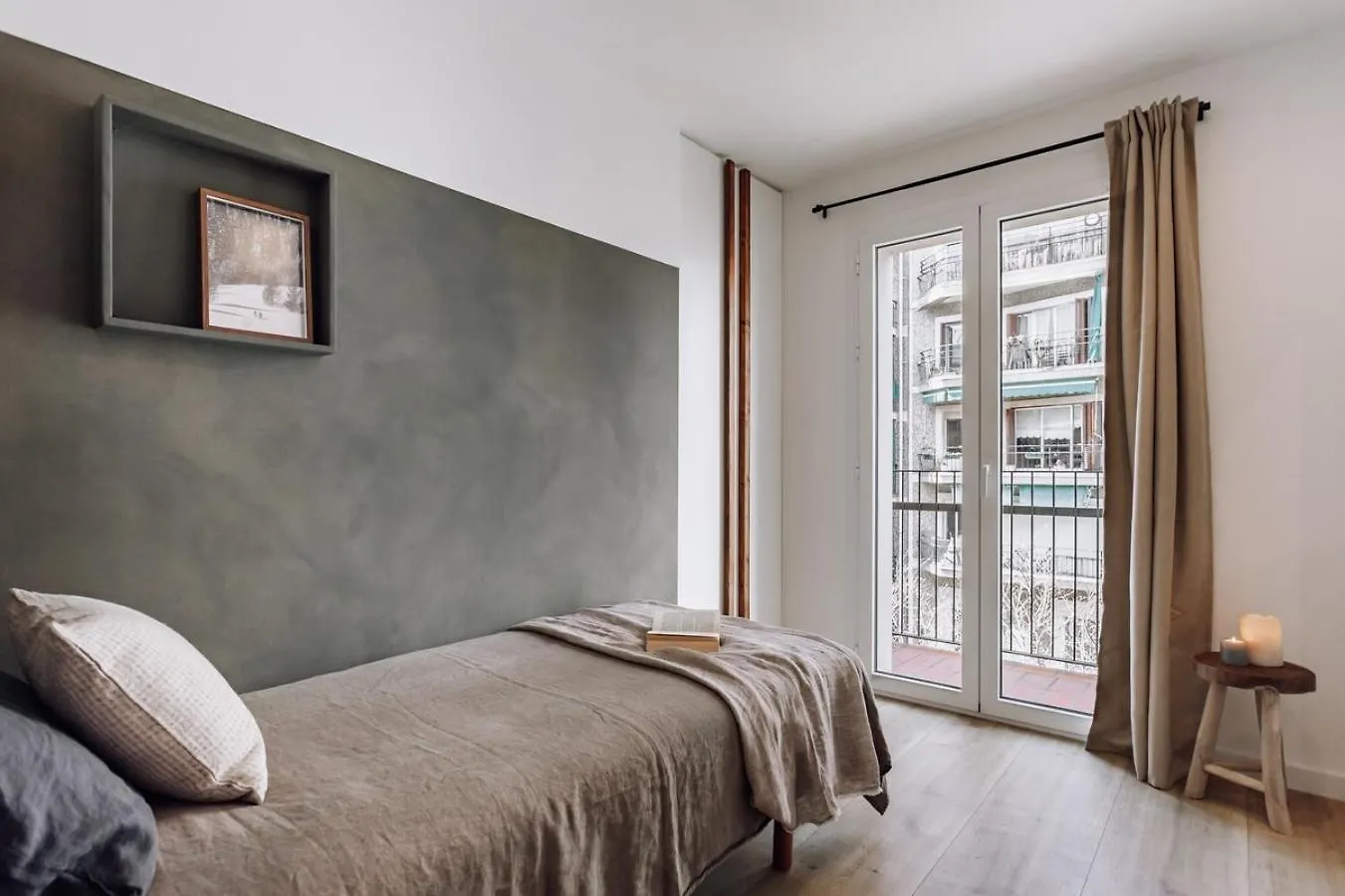 Campro - 3 Bedrooms Apartment With Balcony In Eixample Esquerra Barcelona