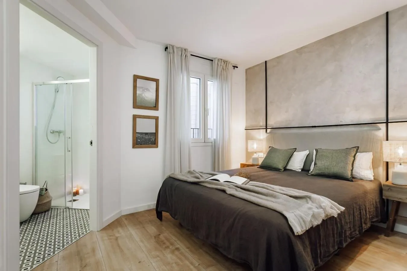 Campro - 3 Bedrooms Apartment With Balcony In Eixample Esquerra Barcelona