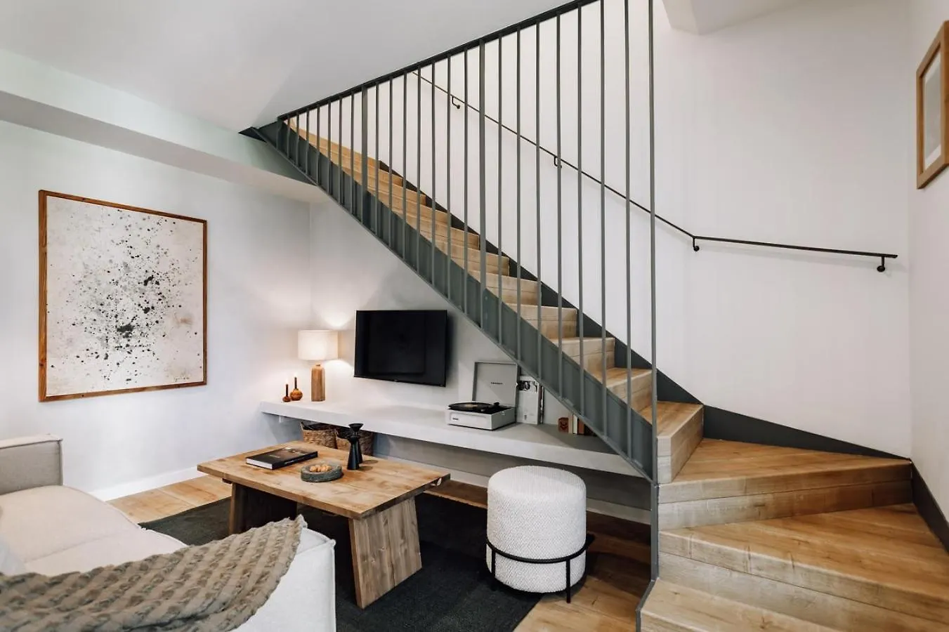 Campro - 3 Bedrooms Apartment With Balcony In Eixample Esquerra Barcelona