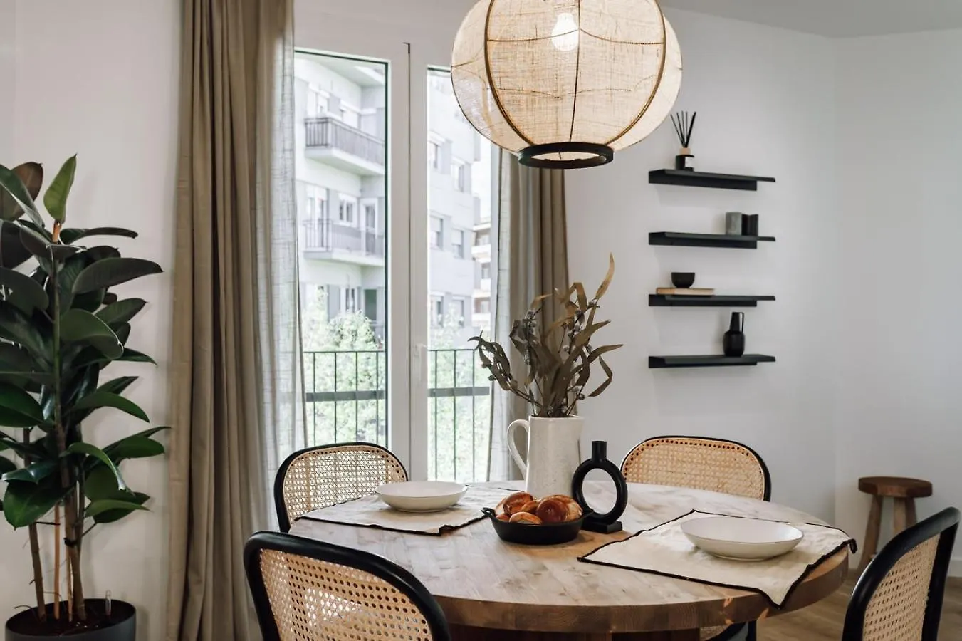 Campro - 3 Bedrooms Apartment With Balcony In Eixample Esquerra Barcellona Spagna